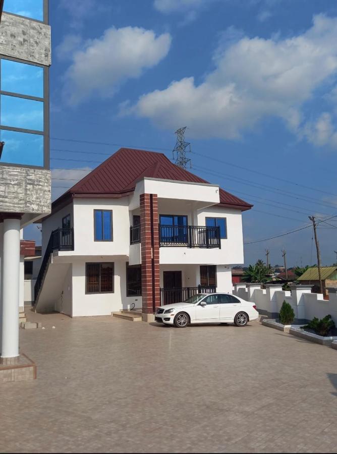 Baffour Studio Kumasi Exterior photo